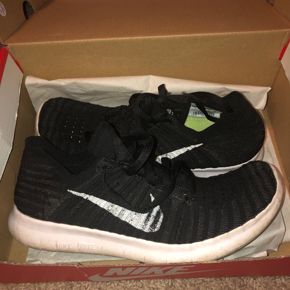 Nike tennis shoes